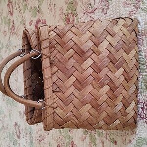Woven Basket Purse Handbag. Clean inside. 10"Lx9"H